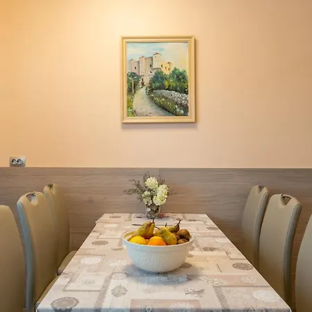 Cosy House - Base Apartment *