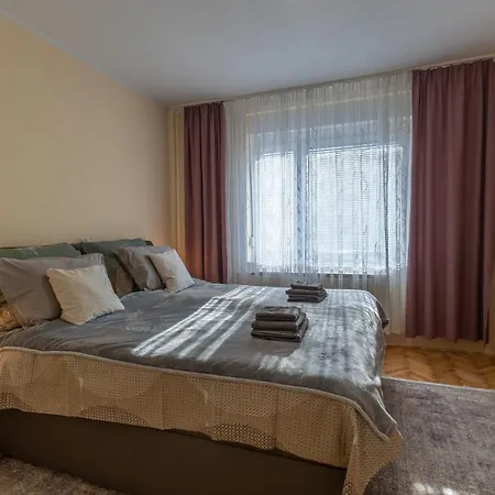 Cosy House - Base Apartment Maribor