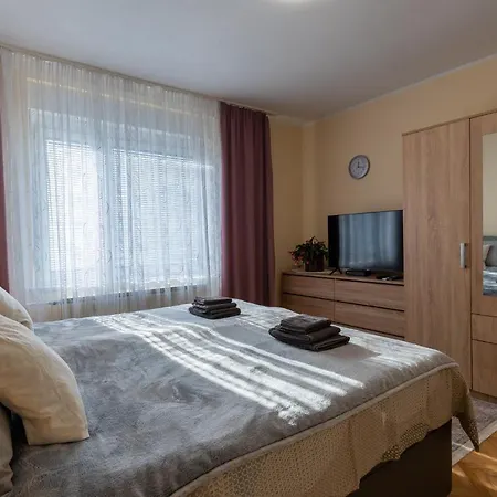 Cosy House - Base Apartment Maribor