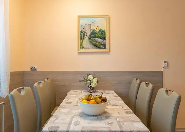 Cosy House - Base Apartment *